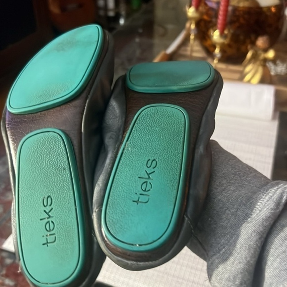 Tieks black Leather ballet Flat Shoes. Size: 9M, made in Italy ,folding flats - Picture 8 of 11